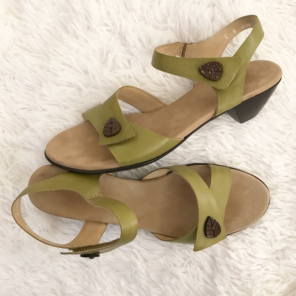 Munro Shoes - Munro Block Heel Sandal